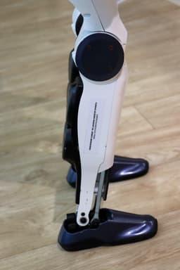 Konstrukcja nóg robota humanoidalnego Unitree R1 Edu